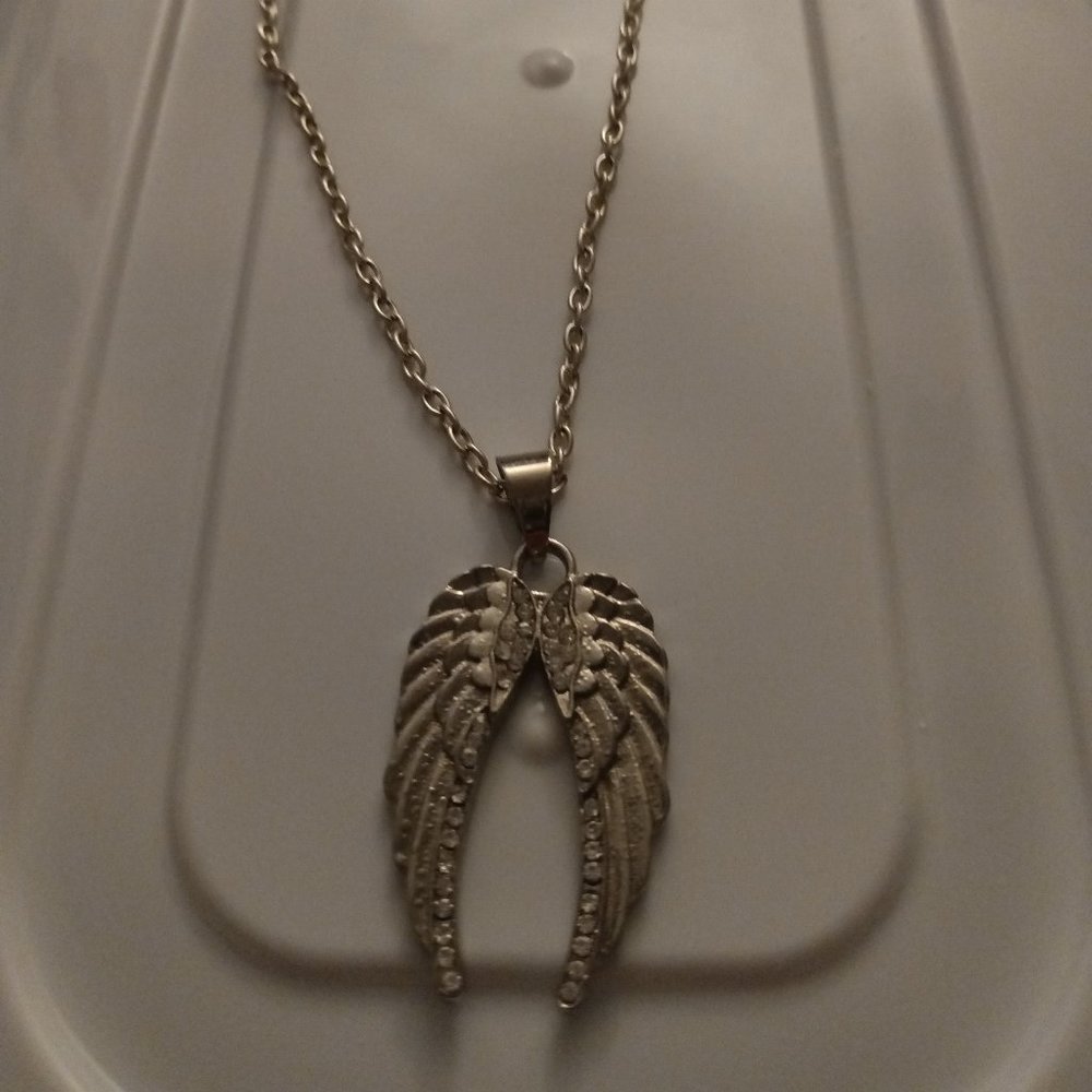 SILVER TONE ANGEL WINGS  NECKLACE